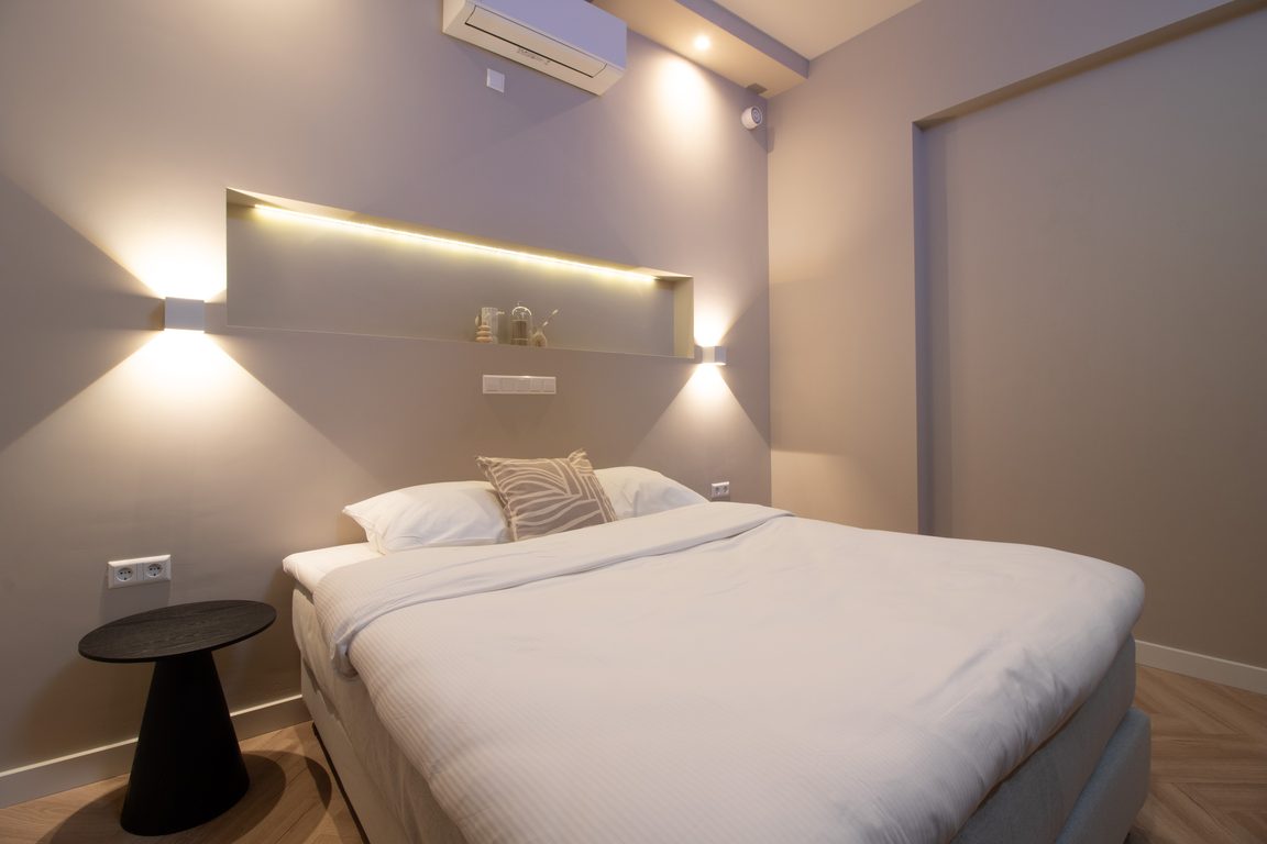 Cosy double room without window