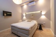 Double room without window thumbnail 2