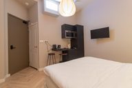 Double room without window thumbnail 1